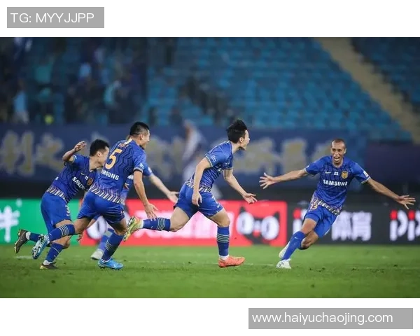 江苏队对阵上港队的精彩对决分析与赛后点评